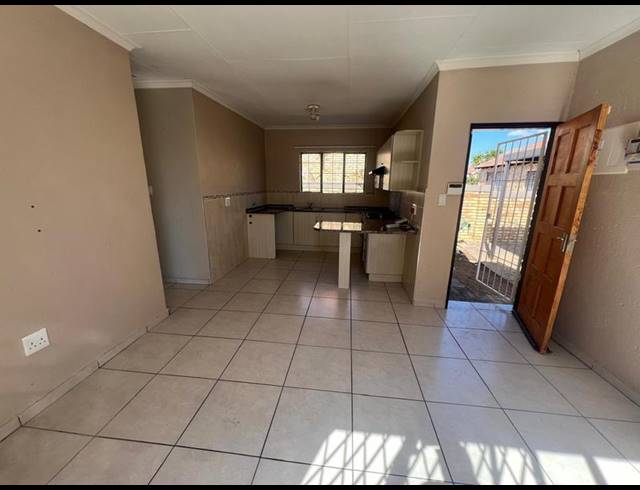 2 BEDROOM TOWNHOUSE FOR SALE IN GREENHILLS